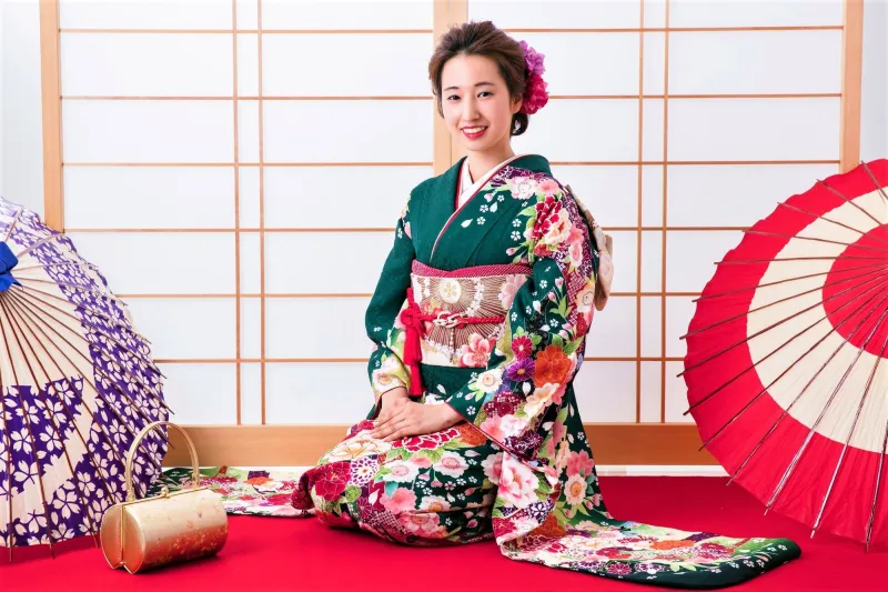 How Japanese Families Actually Keep Phones Off the Dinner Table (It's Not What You Think)
